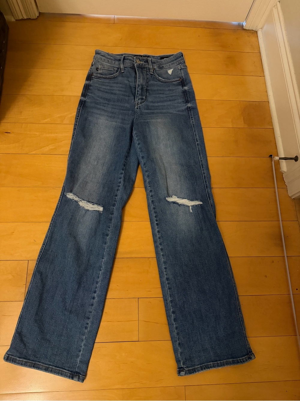 Judy Blue Medium Blue High-Rise Wide-Leg Jeans with Knee Rips